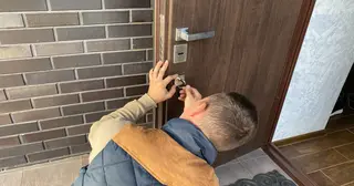 Ремонт дверного замка в Ленинске-Кузнецком – цена от 562 руб., Мастер24 – починить и усилить замок входной двери, наладка и реставрация